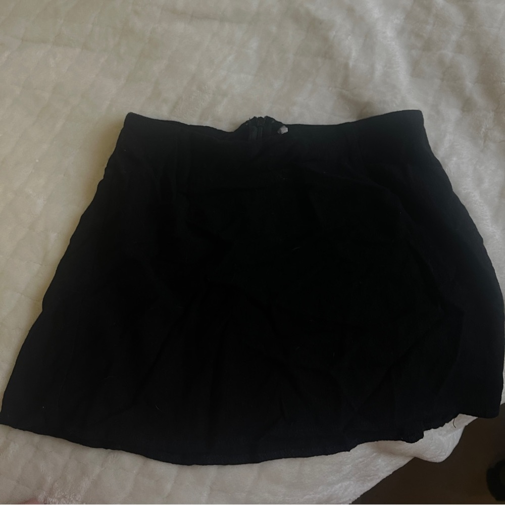 Princess polly black mini skirt size 2 (runs small would fit a size 0)